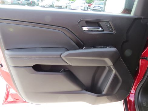 New 2025 Chevrolet Colorado LT w/ LT Convenience Package image 17