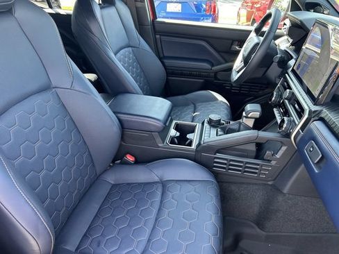 Used 2026 Toyota 4Runner Platinum AWD/4WD image 38
