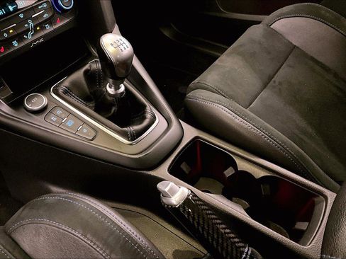 Used 2018 Ford Focus RS image 16