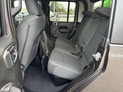 New 2025 Jeep Gladiator Willys image 27