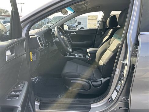 Used 2022 Kia Sportage LX image 19
