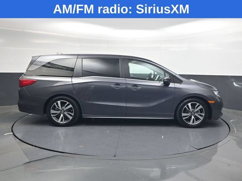 Used 2023 Honda Odyssey Touring image 3