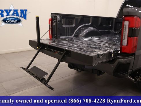 New 2026 Ford F250 Platinum w/ FX4 Off-Road Package image 6