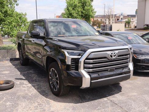 Used 2025 Toyota Tundra Limited image 4