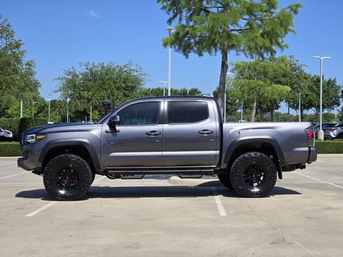 Used 2020 Toyota Tacoma TRD Pro AWD/4WD image 2