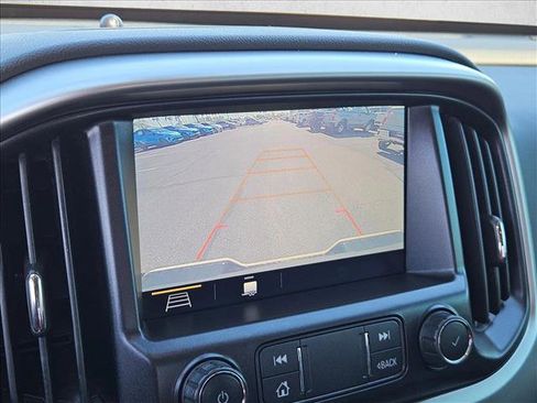 Used 2019 Chevrolet Colorado LT w/ Redline Special Edition image 18