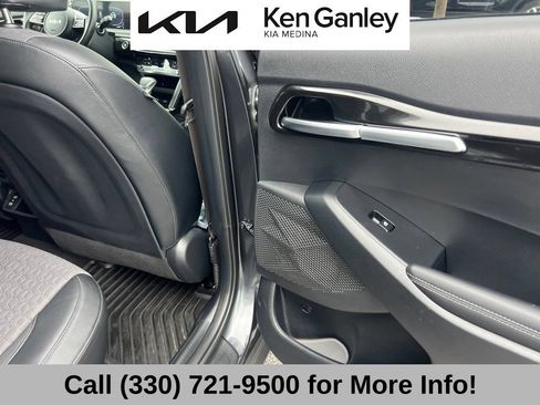 Used 2025 Kia Seltos S AWD/4WD image 56