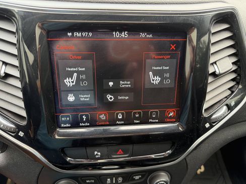 Used 2019 Jeep Cherokee Limited AWD/4WD image 18