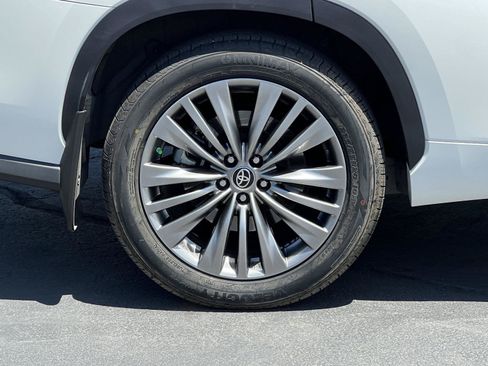 Used 2021 Toyota Highlander Platinum AWD/4WD image 15