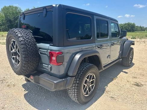 Used 2024 Jeep Wrangler Unlimited Rubicon AWD/4WD image 6