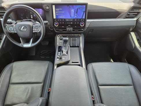 Used 2024 Lexus GX 550 w/ Cold Area Package AWD/4WD image 29