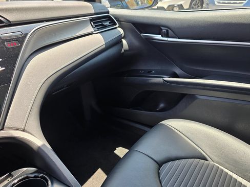 Used 2019 Toyota Camry SE FWD image 31