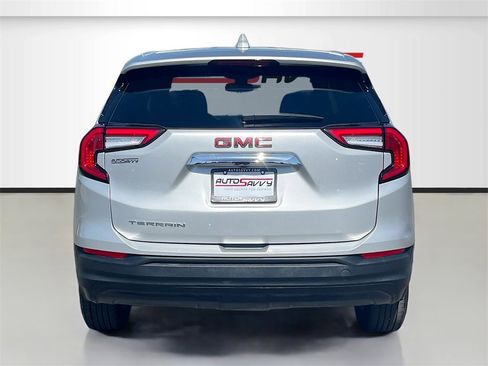 Used 2022 GMC Terrain SLE image 6
