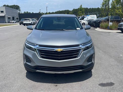 Used 2024 Chevrolet Equinox LT w/ Driver Convenience Package FWD image 2