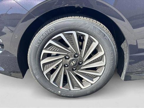 New 2025 Hyundai Sonata Limited image 10