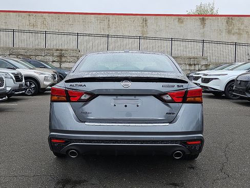 Certified 2022 Nissan Altima 2.5 SR w/ Midnight Edition Package AWD/4WD image 5