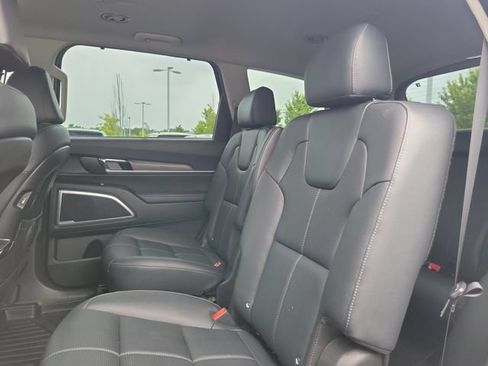 Used 2022 Kia Telluride EX w/ EX Premium Package FWD image 9
