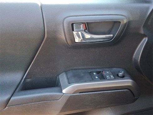 Used 2021 Toyota Tacoma TRD Sport image 13