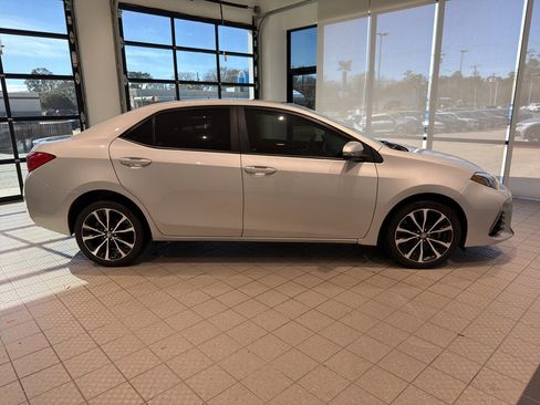 Used 2017 Toyota Corolla SE image 6