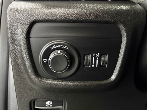 Used 2023 Jeep Grand Cherokee Altitude AWD/4WD image 17