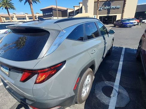 Used 2024 Hyundai Tucson SEL FWD image 2