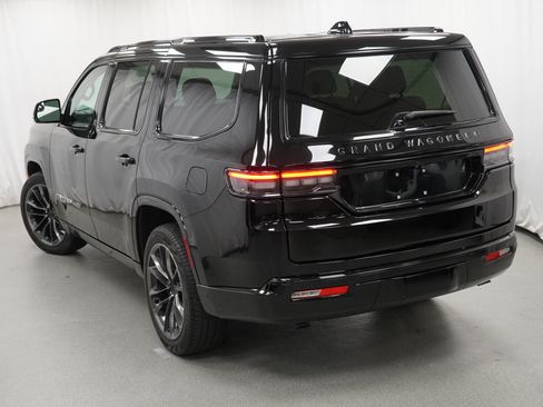 Certified 2025 Jeep Grand Wagoneer Series III w/ Rear Seat Video Group 1 AWD/4WD image 23