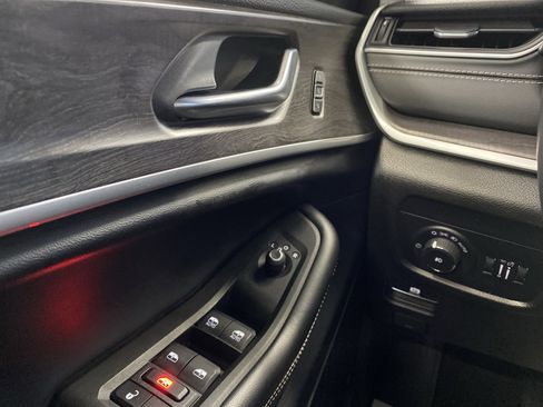 Used 2021 Jeep Grand Cherokee L Limited image 26