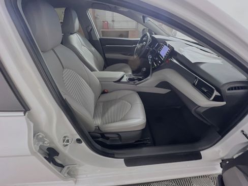 Used 2024 Toyota Camry SE FWD image 31