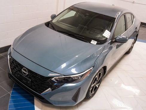 Used 2025 Nissan Sentra SV FWD image 34