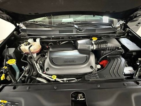 Certified 2023 Chrysler Pacifica Touring-L FWD image 14