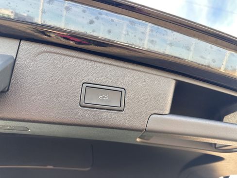 New 2026 Volkswagen Atlas Cross Sport SE image 28