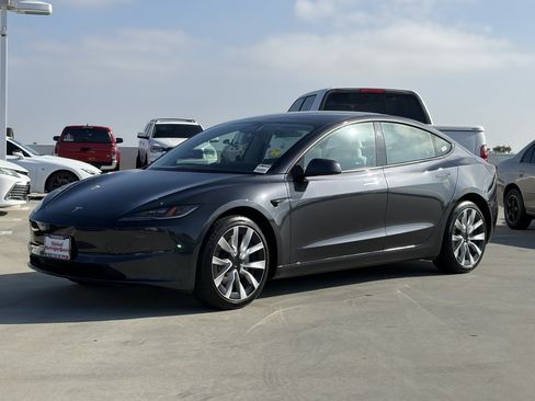 Used 2025 Tesla Model 3 Long Range RWD image 6