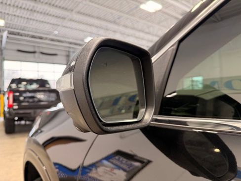 Used 2025 GMC Acadia Denali w/ Super Cruise Package image 13