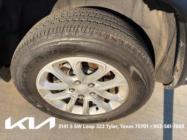 Used 2021 Jeep Grand Cherokee Laredo X AWD/4WD image 7