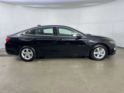 Used 2025 Chevrolet Malibu LS image 34