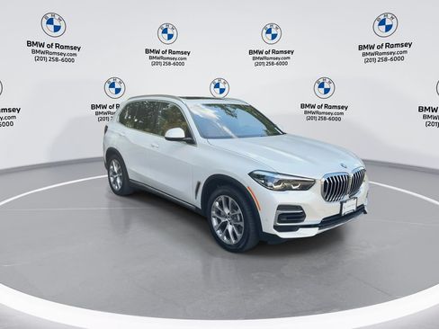 Used 2023 BMW X5 xDrive40i w/ Premium Package AWD/4WD image 2