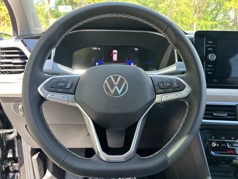 New 2026 Volkswagen Taos SE AWD/4WD image 7