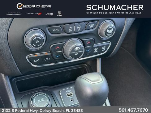 Certified 2023 Jeep Cherokee Altitude Lux w/ Lux Elite Package AWD/4WD image 21