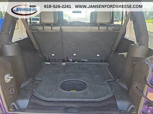 Used 2017 Jeep Wrangler Unlimited Sahara AWD/4WD image 27