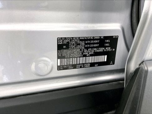 Used 2024 Toyota RAV4 LE image 32