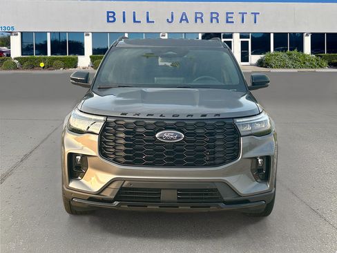 New 2026 Ford Explorer ST-Line w/ ST-Line Street Pack RWD image 2