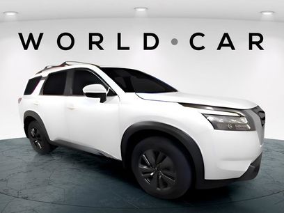 Used 2024 Nissan Pathfinder SV