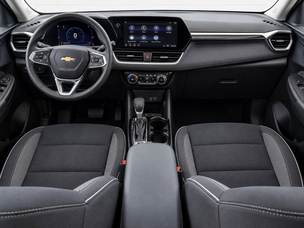 Used 2025 Chevrolet TrailBlazer LT w/ LT Cold Weather Package FWD image 8