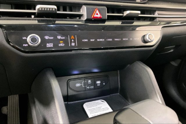Certified 2026 Kia Sportage EX w/ EX Panorama Roof Package FWD image 14