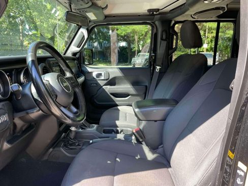 Used 2022 Jeep Gladiator Sport AWD/4WD image 15