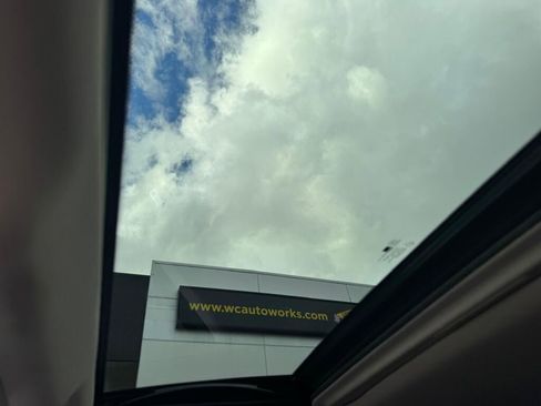 Used 2013 INFINITI G37 Journey w/ Premium Pkg image 19