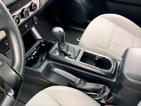 Used 2018 Toyota Tacoma SR w/ SR Convenience Package RWD image 15
