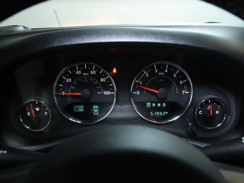 Used 2017 Jeep Wrangler Rubicon w/ Connectivity Group AWD/4WD image 19