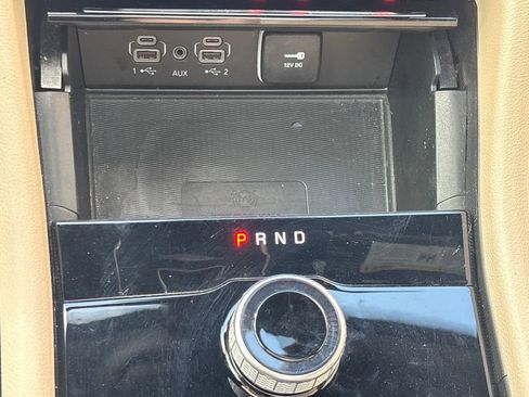 Used 2024 Jeep Grand Cherokee Limited w/ Luxury Tech Group II image 12