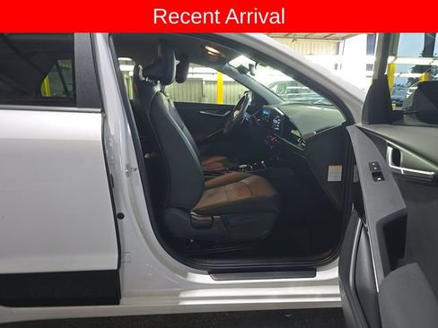 Used 2024 Kia Niro Wind FWD image 8